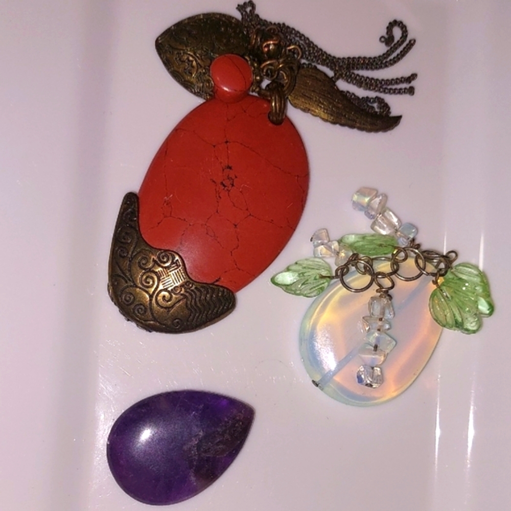 Artistic Pendants and Stone Trio .3 Stone Pendants .